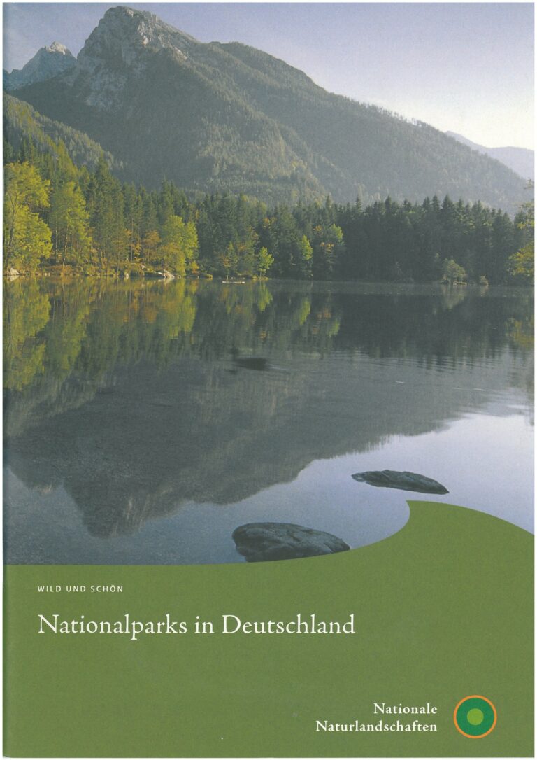 Titelblatt der Broschüre "Wild und schön. Nationalparks in Deutschland"