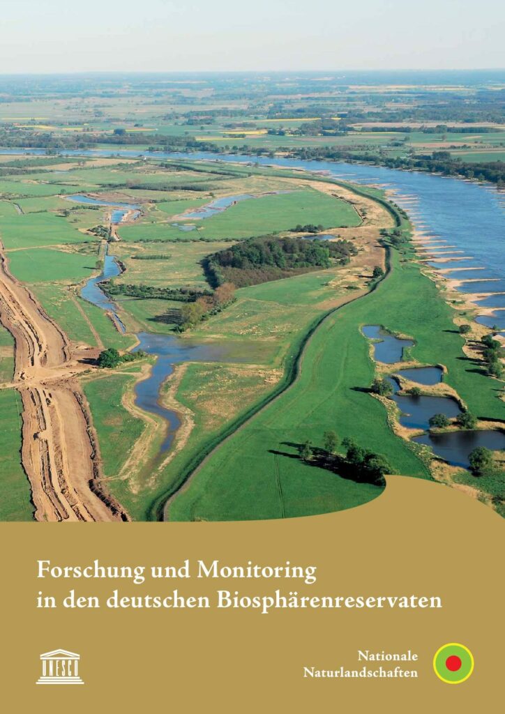 Titelblatt der Broschüre "Forschung und Monitoring in den deutschen Biosphärenreservaten"