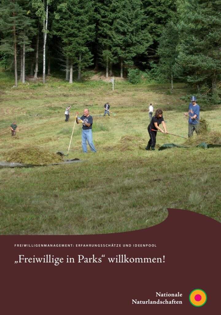 Titelblatt der Broschüre "Freiwilligenmanagement. Erfahrungsschätze und Ideenpool"