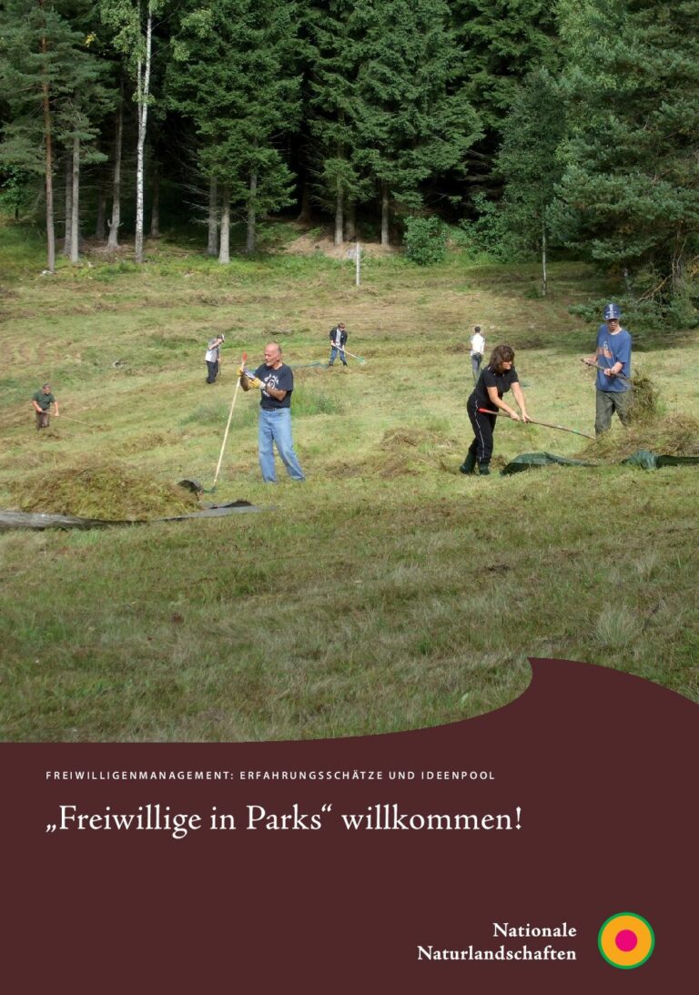 Titelblatt der Broschüre "Freiwilligenmanagement. Erfahrungsschätze und Ideenpool"