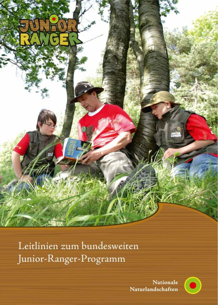 Titelblatt der Broschüre "Leitlinien zum bundesweiten Junior Ranger-Programm"