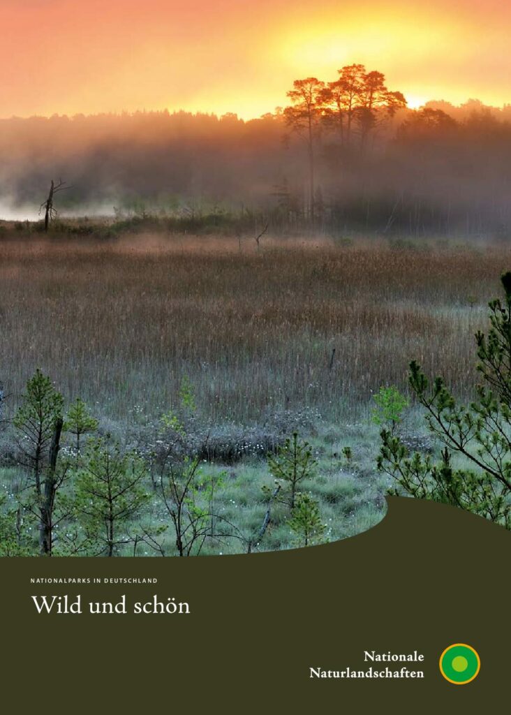 Titelblatt der Broschüre "Nationalparks in Deutschland. Wild und schön"